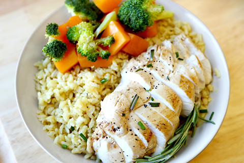 Chicken and Rice With Vegetables - healthy and easy recipe for chicken and rice with vegetable using a Tacook steam plate and rice cooker