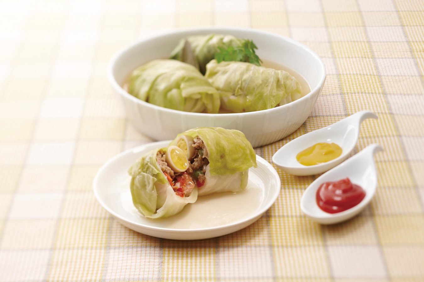 Stuffed Cabbage Rolls - These cabbage rolls make for an easy weeknight dinner that's kid friendly, healthy and filling! #cabbagerolls #healthyrecipes #ricecooker #tigerricecooker | Tiger USA