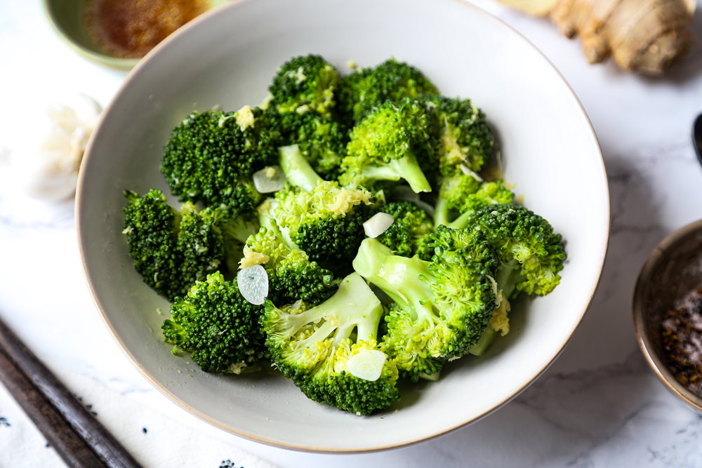 Broccoli with garlic and ginger | pickledplum.com