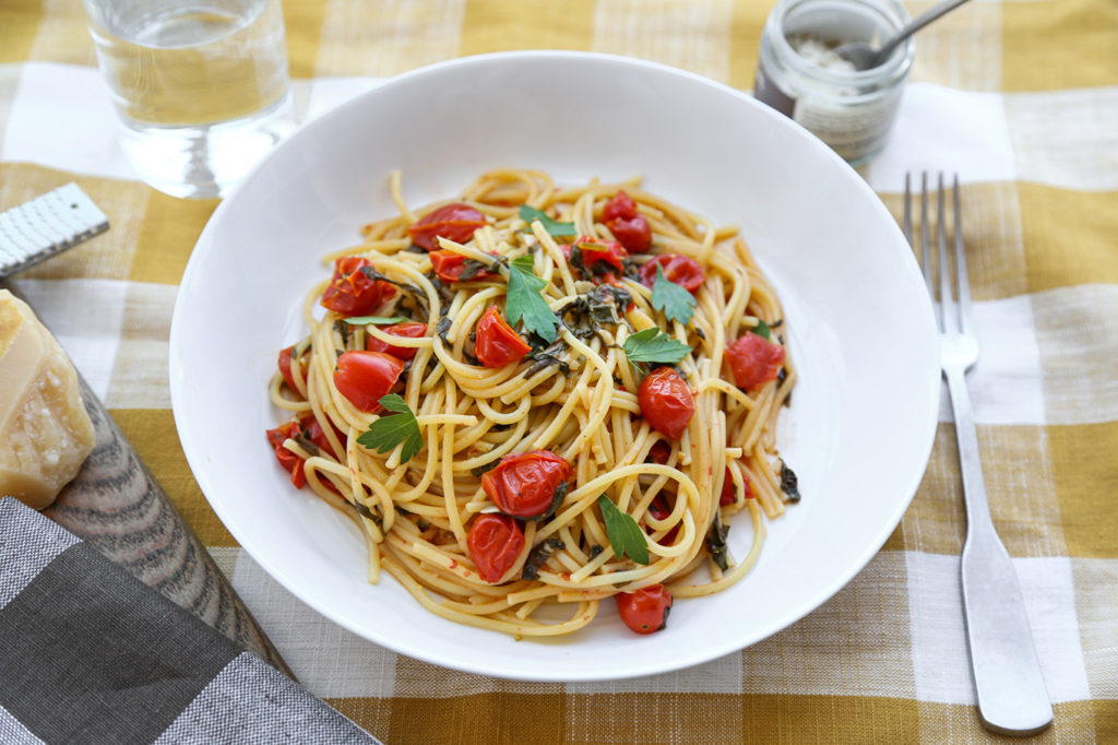 spinach and tomato spaghetti in rice cooker